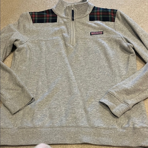 Vineyard Vines Tops - Vineyard vines sweatshirt